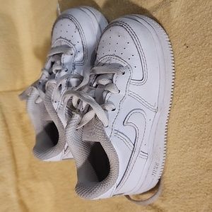 Toddler Nike sneakers sz 6